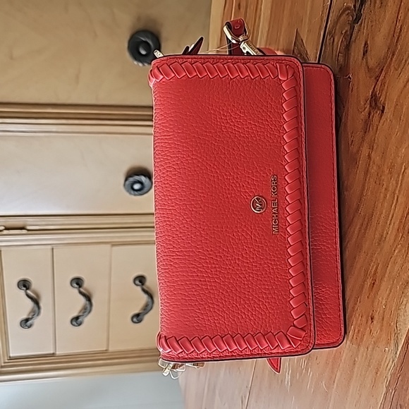 Michael Kors Dahlia Jet St Charm SM Phone Crossbody Leather - Picture 2 of 7